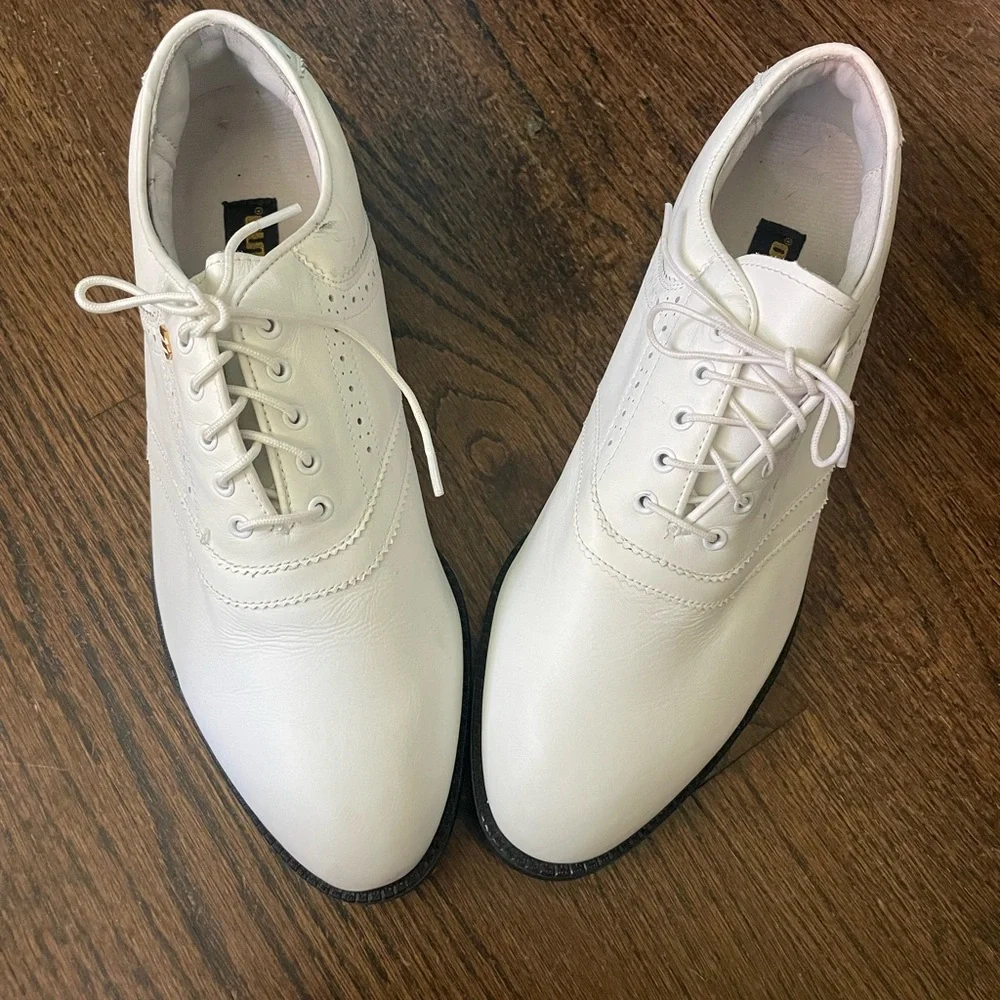 Mizuno White Athletic Golf Cleats Shoes for Optimal Performance 10.5 - Picture 1 of 7